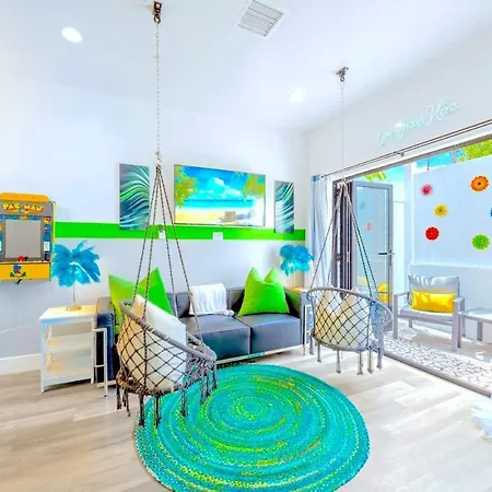 D- Hip Noho Haven Hot Tub - Family - Parking Apartment
